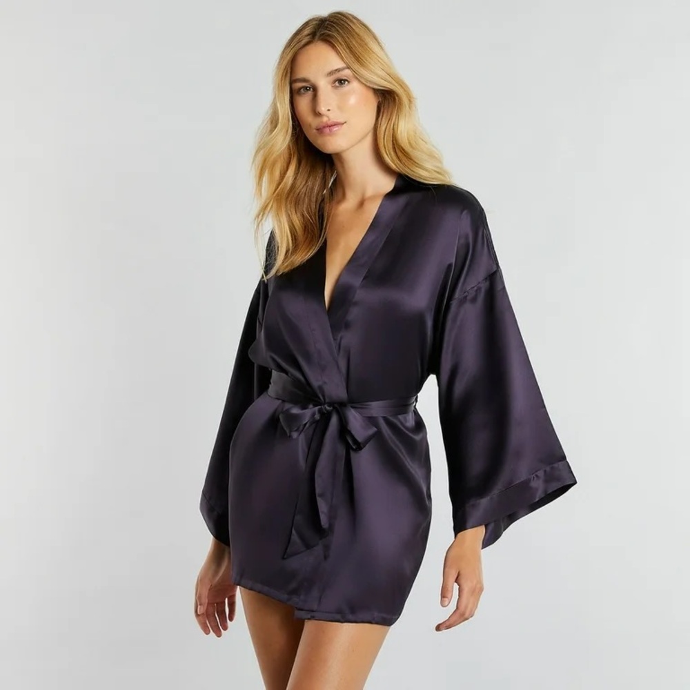 Journelle Celine Classic Robe in Purple